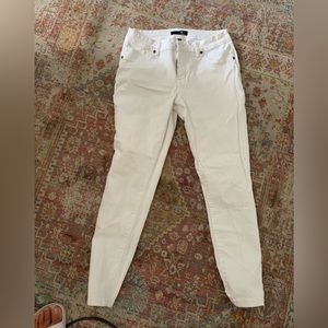 White skinny jeans